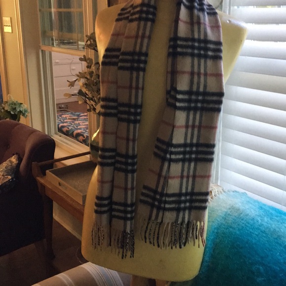 Burberry cashmere scarf